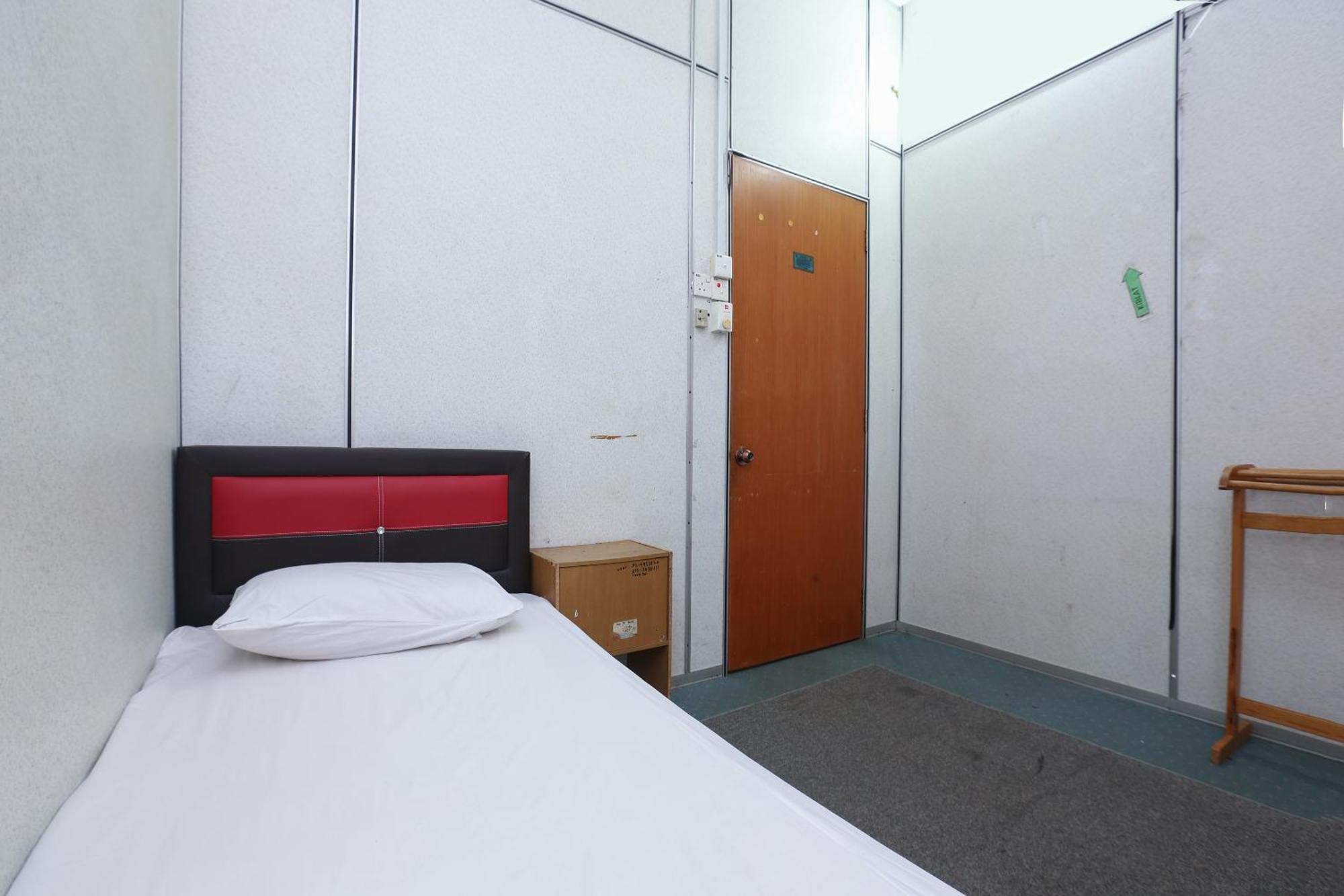Oyo 89755 D&D Budget Inn Kota Bharu Bagian luar foto
