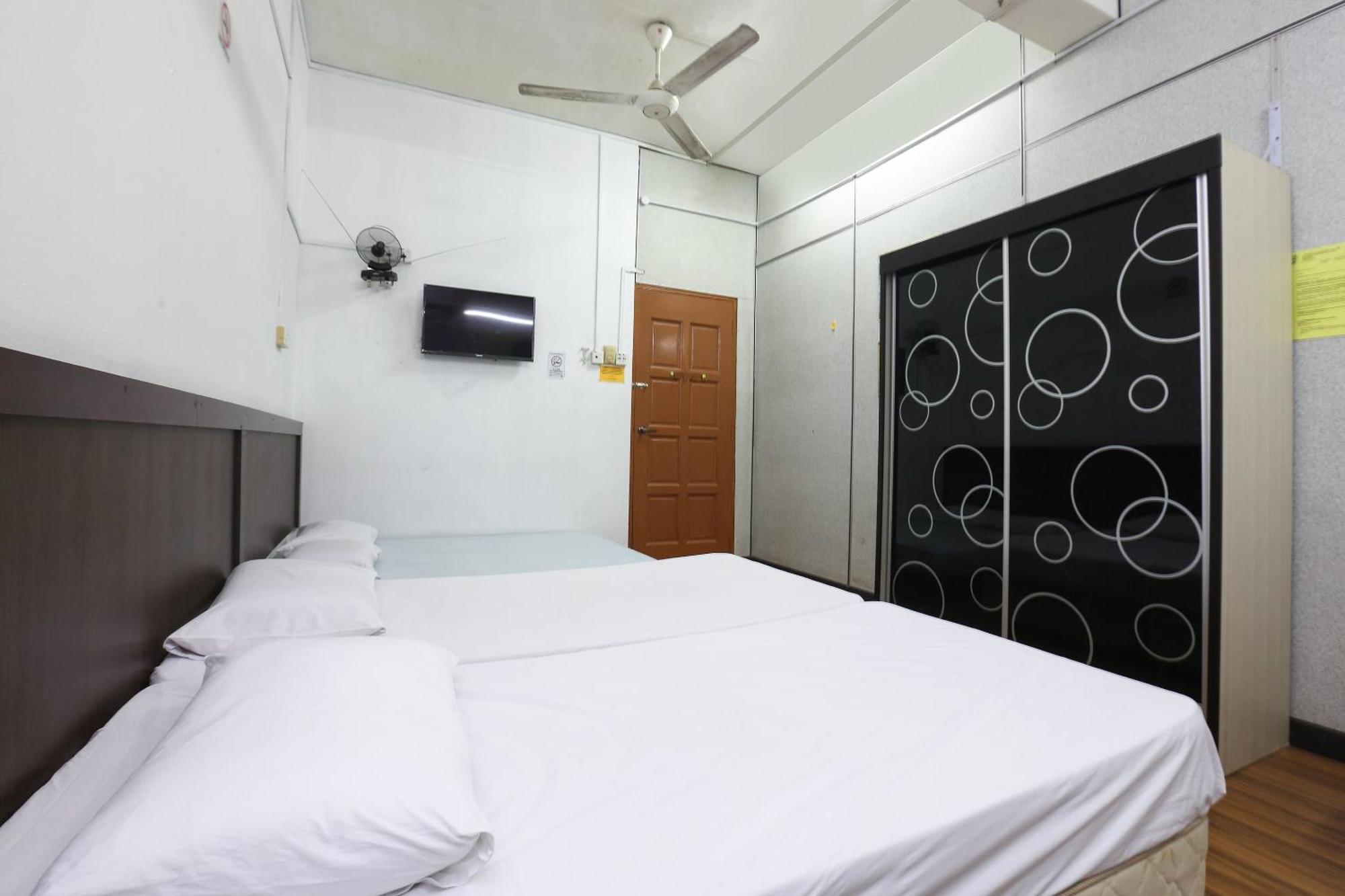 Oyo 89755 D&D Budget Inn Kota Bharu Bagian luar foto