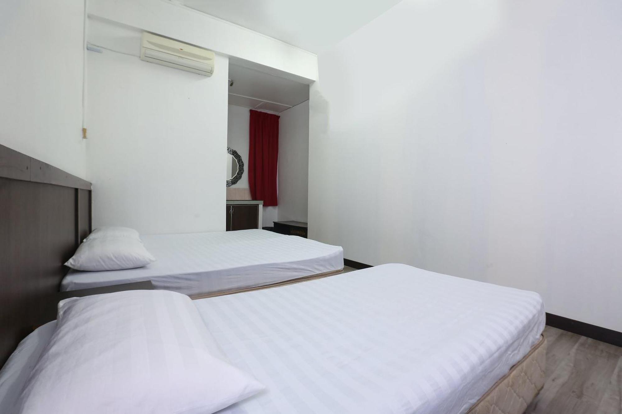 Oyo 89755 D&D Budget Inn Kota Bharu Bagian luar foto