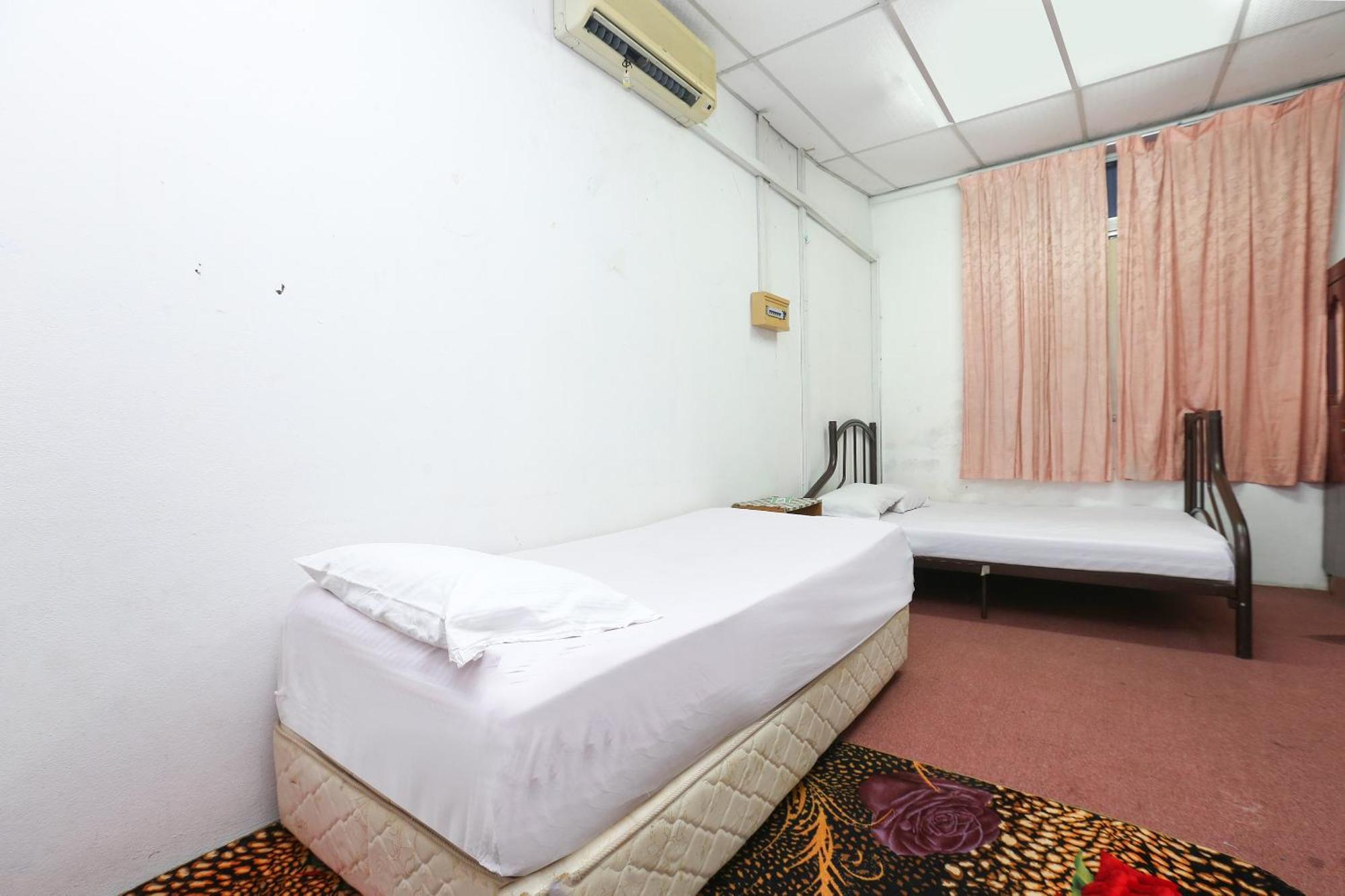 Oyo 89755 D&D Budget Inn Kota Bharu Bagian luar foto