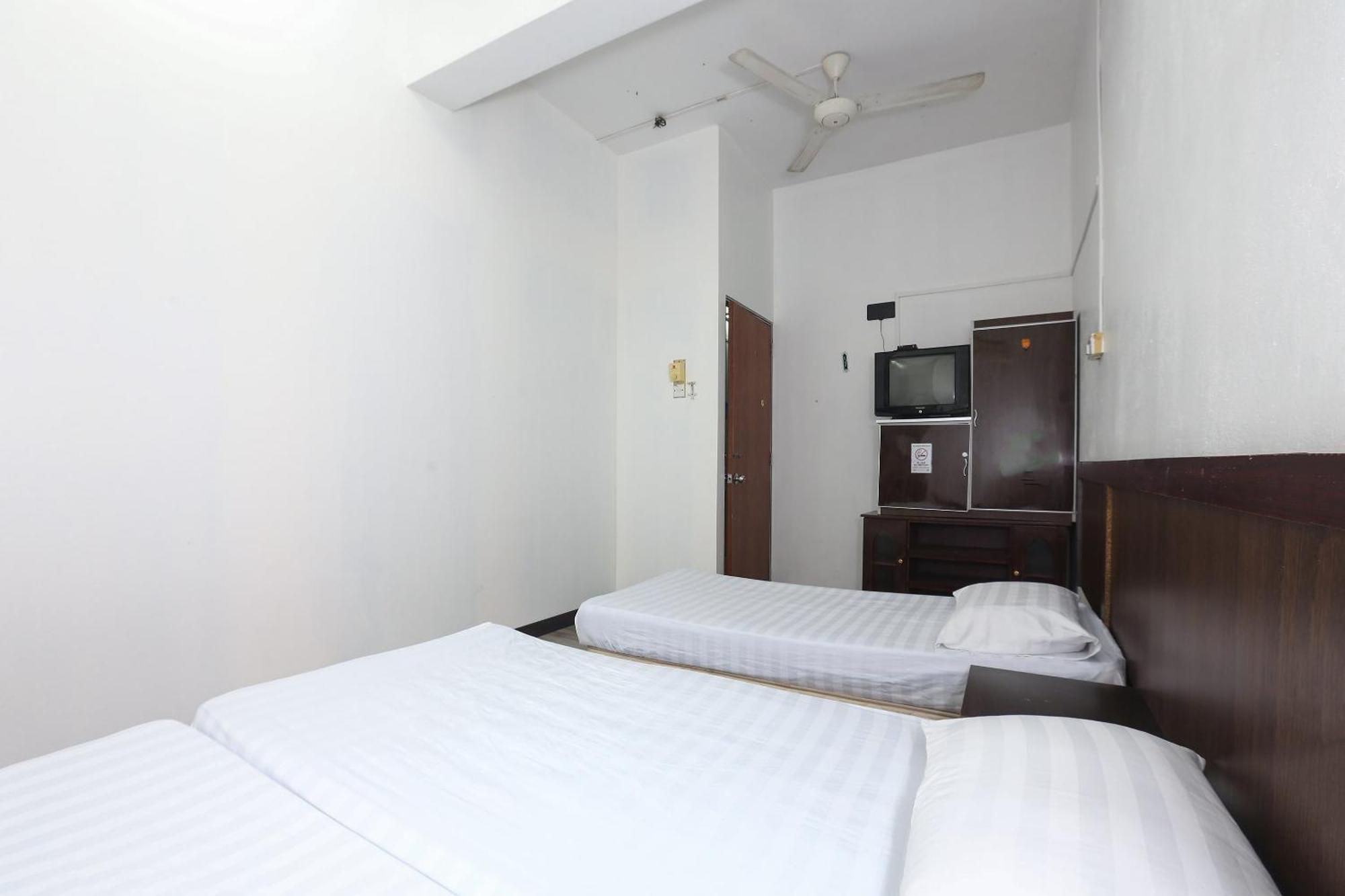 Oyo 89755 D&D Budget Inn Kota Bharu Bagian luar foto