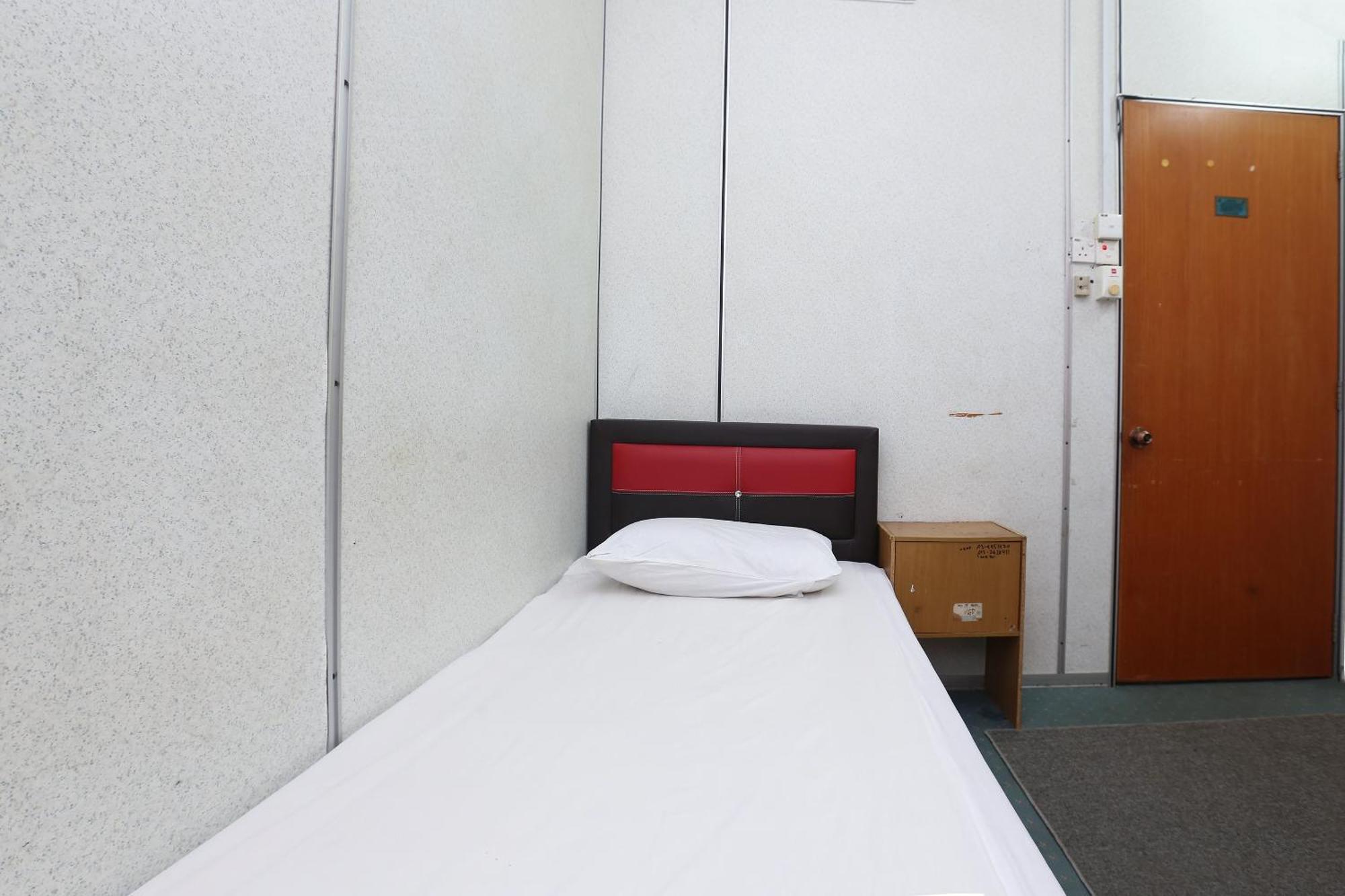Oyo 89755 D&D Budget Inn Kota Bharu Bagian luar foto